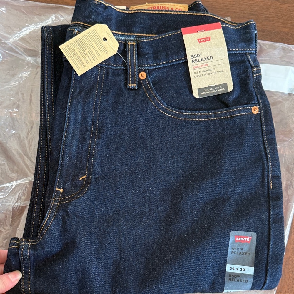 Levi's 550 Relaxed Fit Dark Wash Blue Jeans NWT
